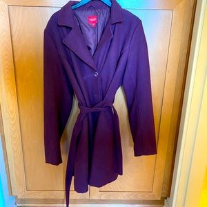 GUESS|Coat| Super Warm| Never Worn| Got a gift but it was to bug| Perfect